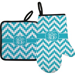 Pixelated Chevron Right Oven Mitt & Pot Holder Set w/ Monogram