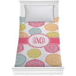 Doily Pattern Comforter - Twin (Personalized)