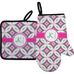 Linked Circles & Diamonds Right Oven Mitt & Pot Holder Set w/ Name and Initial